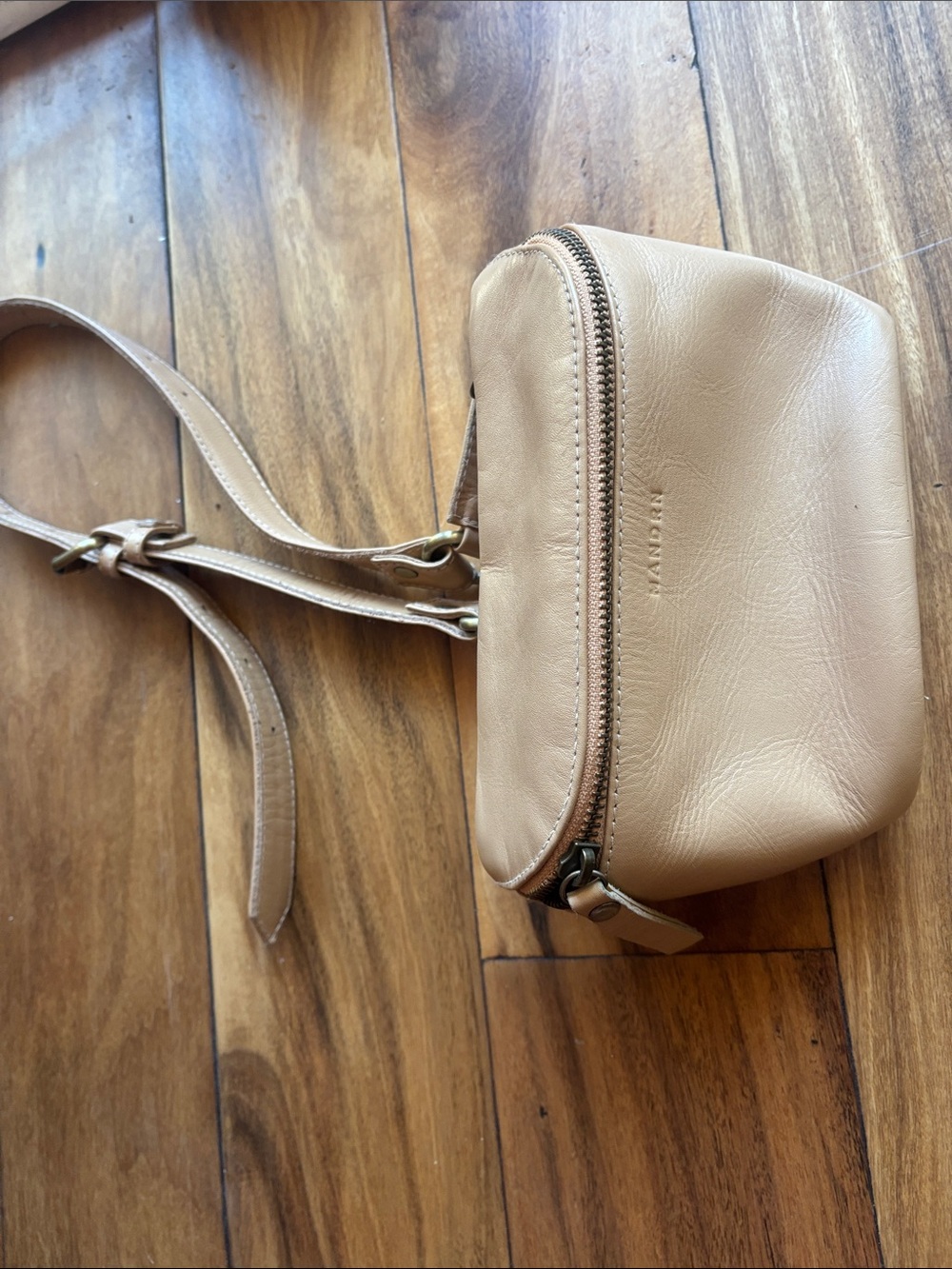 MANDRN Leather Crossbody Camera Bag Sand Beige Adjustable Strap